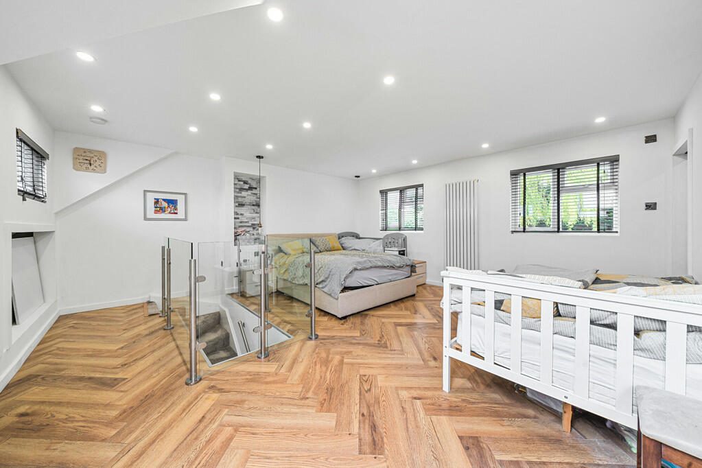 3 Bedroom Bungalow - Northwood, photo 6